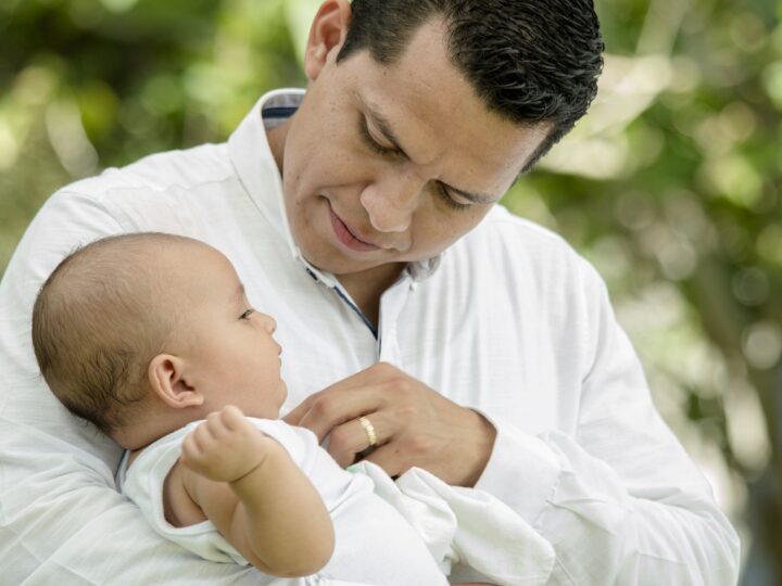 ¿Por qué muchos padres no toman las licencias parentales?